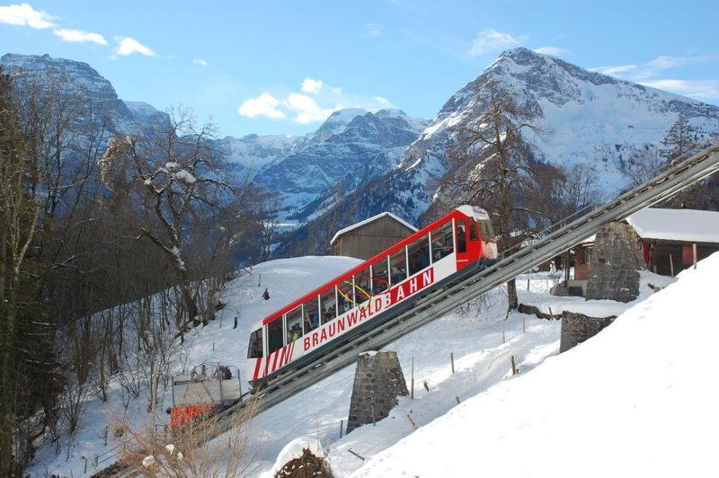 Diese Einfache Unterkunft- Bergheimat Ist Nur Fuer Backpacker- Rucksacktouristen Und Radfahrer - Huettenfeeling Im Backpackerhoues- Ganz Einfach - Ganz Unkompliziert - Ganz Relaxd Villa Linthal Eksteriør billede